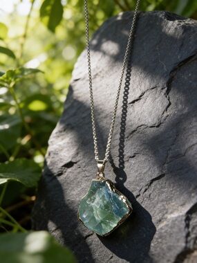 Beautiful electroplated fluorite necklace ✨